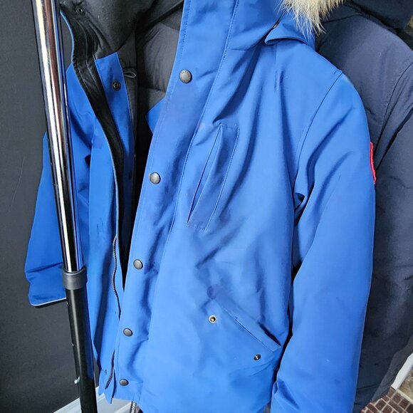 Cobalt Blue Canada Goose Youth Parka Large. - Picture 6 of 6